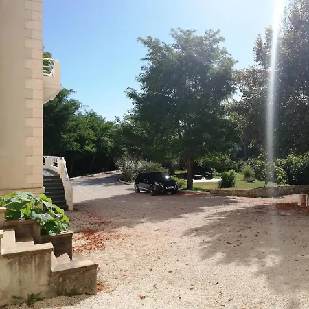 Vue Du Chateau D'excideuil En فندق مبيت وإفطار 3*