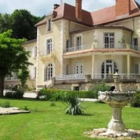فندق مبيت وإفطار Vue Du Chateau D'excideuil En