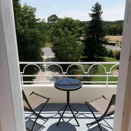 Vue Du Chateau En Toute Autonomie 3* Excideuil