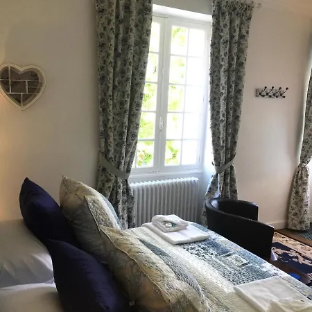 Vue Du Chateau D'excideuil En فندق مبيت وإفطار 3*
