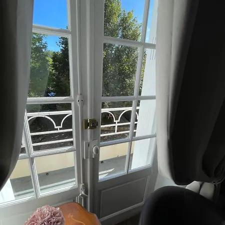 Vue Du Chateau D'excideuil En فندق مبيت وإفطار 3*