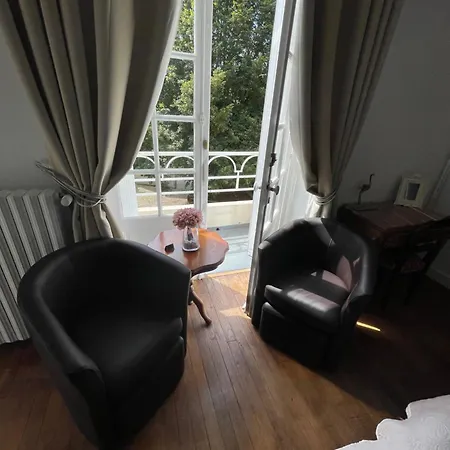 Vue Du Chateau D'excideuil En Excideuil