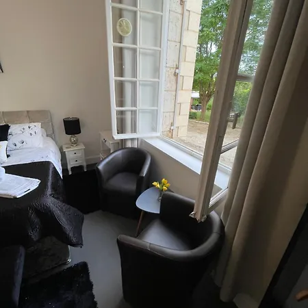 Vue Du Chateau En Toute Autonomie Excideuil