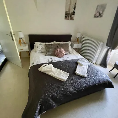 Vue Du Chateau D'excideuil En Bed & Breakfast
