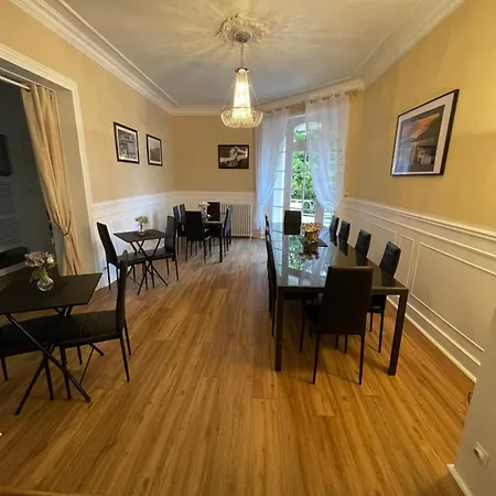 Vue Du Chateau En Toute Autonomie Bed & Breakfast 3*