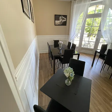 Vue Du Chateau En Toute Autonomie Bed & Breakfast Excideuil