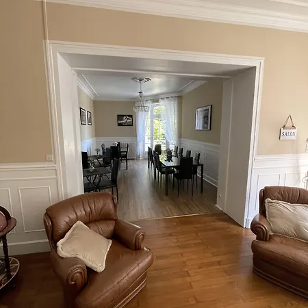 Vue Du Chateau En Toute Autonomie Bed & Breakfast 3*