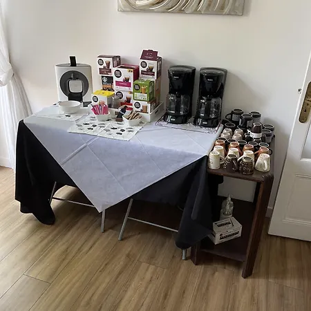 Vue Du Chateau En Toute Autonomie Bed & Breakfast