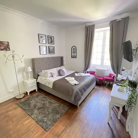 Vue Du Chateau En Toute Autonomie Bed & Breakfast 3*