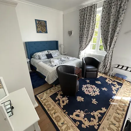 فندق مبيت وإفطار Vue Du Chateau D'excideuil En Excideuil