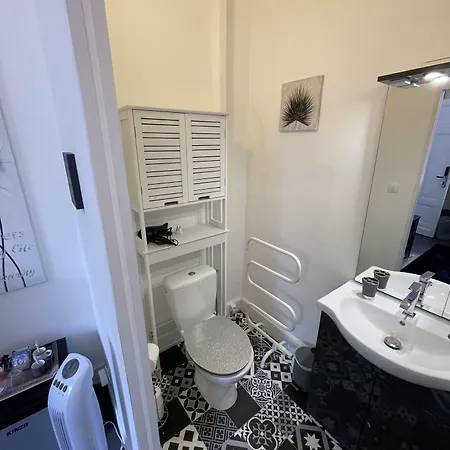 فندق مبيت وإفطار Vue Du Chateau D'excideuil En 3*