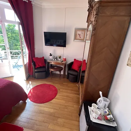Vue Du Chateau En Toute Autonomie Bed & Breakfast Excideuil