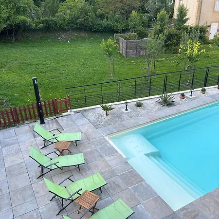 فندق مبيت وإفطار Vue Du Chateau D'excideuil En 3*