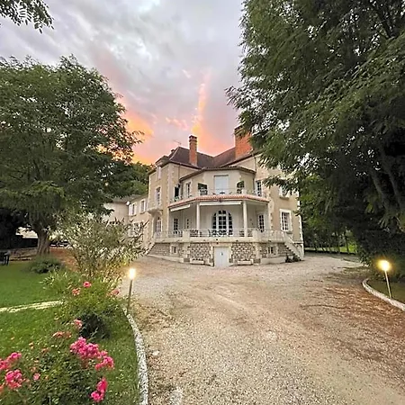 Vue Du Chateau En Toute Autonomie Bed & Breakfast Excideuil