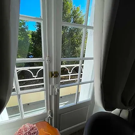 Vue Du Chateau En Toute Autonomie 3*