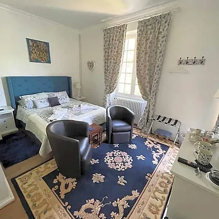 Vue Du Chateau En Toute Autonomie Bed & Breakfast Excideuil