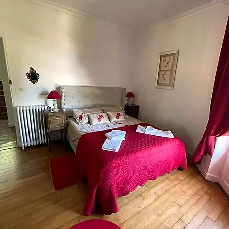 Vue Du Chateau En Toute Autonomie Excideuil