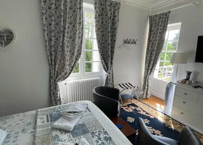 Vue Du Chateau D'excideuil En