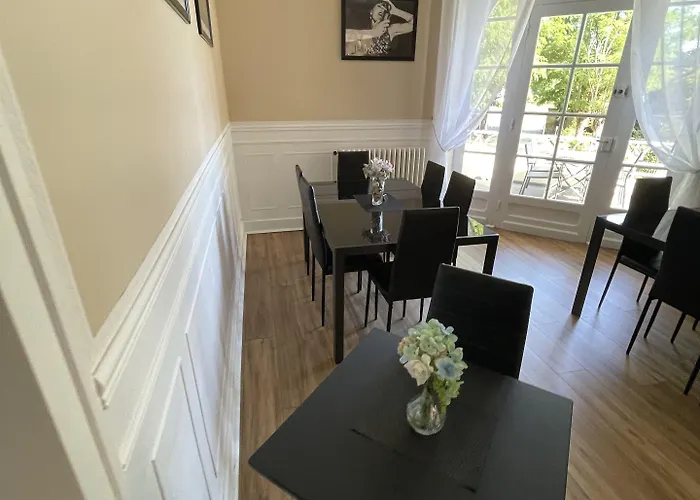 Vue Du Chateau D'excideuil En فندق مبيت وإفطار Excideuil