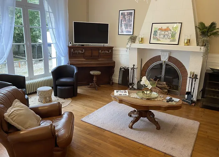 Vue Du Chateau D'excideuil En فندق مبيت وإفطار