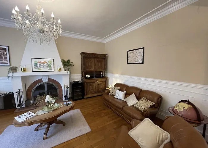 Vue Du Chateau D'excideuil En 3*