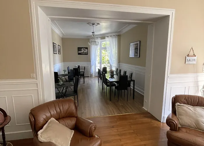 Vue Du Chateau D'excideuil En فندق مبيت وإفطار 3*