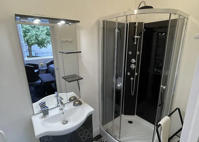 Vue Du Chateau D'excideuil En فندق مبيت وإفطار