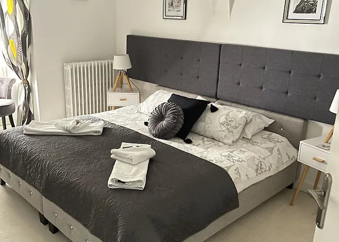 Vue Du Chateau D'excideuil En فندق مبيت وإفطار Excideuil