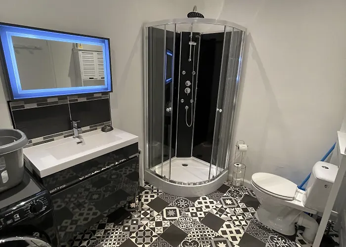 Vue Du Chateau D'excideuil En فندق مبيت وإفطار 3*