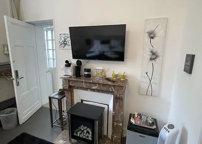 Vue Du Chateau D'excideuil En Excideuil